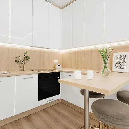 Apartman Kmn - Skyline Terrace, Tower & Station Varsó